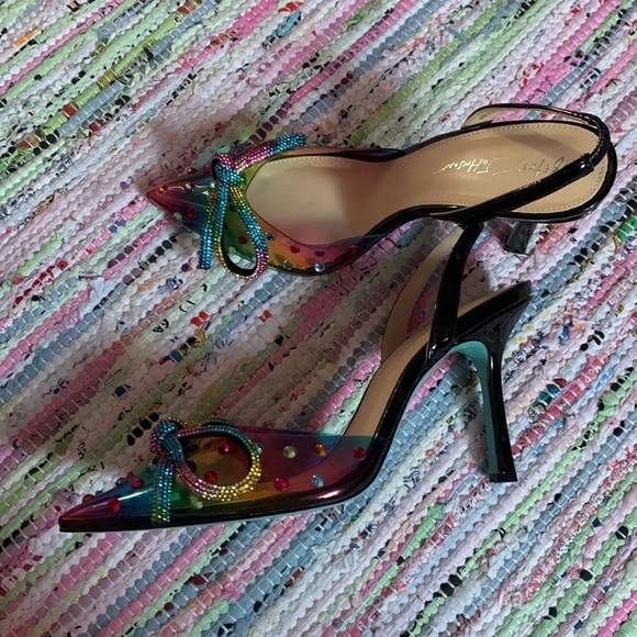 Like new in original box size 10 Betsey Johnson Deedee rainbow heels - Picture 5 of 6
